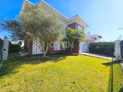 Sobrado com 3 Quartos para alugar, 333m² no Marechal Rondon, Canoas