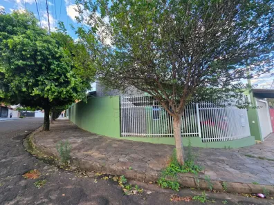 Casa com 4 Quartos à venda, 216m² no Jardim Cruzeiro do Sul, Bauru