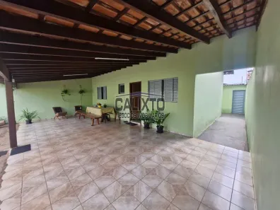 Casa com 2 Quartos à venda, 153m² no Jardim Patrícia, Uberlândia