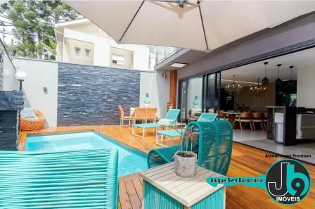Casa de Condomínio com 4 Quartos para alugar, 319m² no Santa Cândida, Curitiba