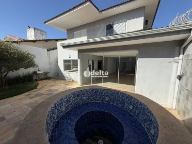 Casa com 4 Quartos à venda, 360m² no Jardim Karaíba, Uberlândia