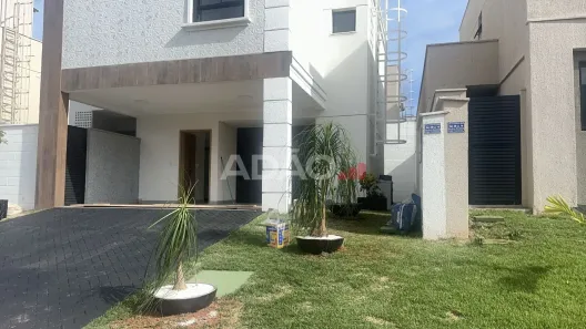 Casa de Condomínio com 3 Quartos à venda, 180m² no Jardins Marselha, Aparecida de Goiânia