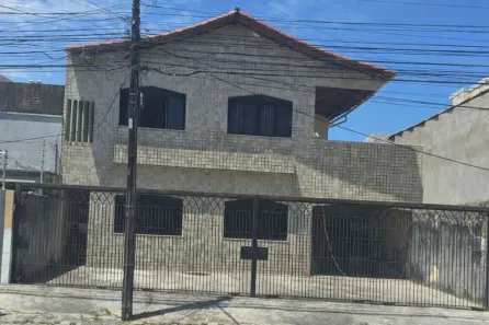 Casa com 4 Quartos à venda, 198m² no Benfica, Fortaleza