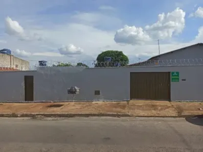 Casa com 3 Quartos à venda, 236m² no Setor Garavelo, Goiânia