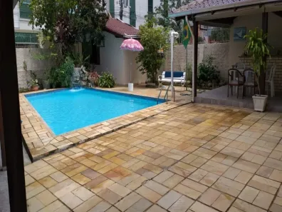 Casa com 4 Quartos para alugar, 150m² no Centro, Balneário Camboriú