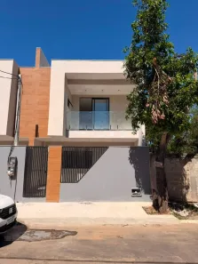 Casa com 3 Quartos à venda, 112m² no Jardim Vitória, Macaé