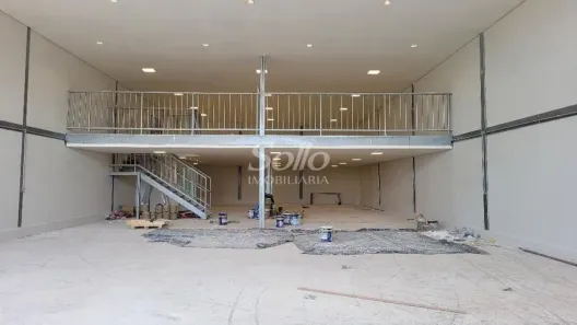 Ponto Comercial à venda, 512m² no Segismundo Pereira, Uberlândia