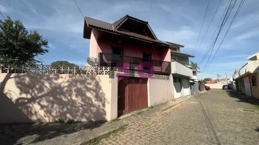Sobrado com 3 Quartos à venda, 150m² no Uberaba, Curitiba
