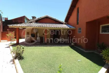 Casa com 4 Quartos à venda, 200m² no Centro, Peruíbe