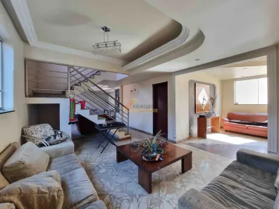 Casa com 4 Quartos à venda, 366m² no São José, Divinópolis
