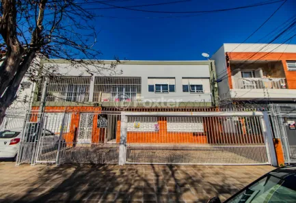 Casa com 3 Quartos à venda, 151m² no Navegantes, Porto Alegre