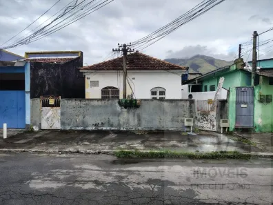 Casa com 1 Quarto para alugar, 46m² no Bangu, Rio de Janeiro
