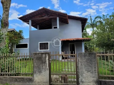 Sobrado com 4 Quartos à venda, 182m² no Praia do Ervino, São Francisco do Sul