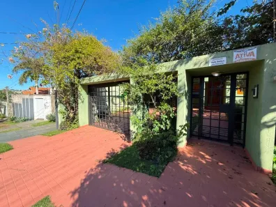 Casa com 4 Quartos para alugar, 320m² no Bela Suiça, Londrina