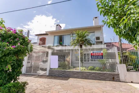 Casa com 4 Quartos à venda, 185m² no Santa Maria Goretti, Porto Alegre