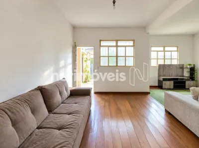 Casa com 3 Quartos à venda, 235m² no Esplanada, Belo Horizonte