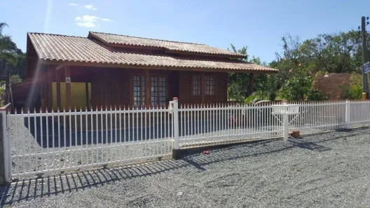 Casa com 2 Quartos à venda, 80m² no Barra do Saí, Itapoá