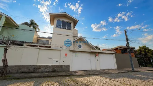 Casa com 3 Quartos à venda, 291m² no Petrópolis, Caxias do Sul