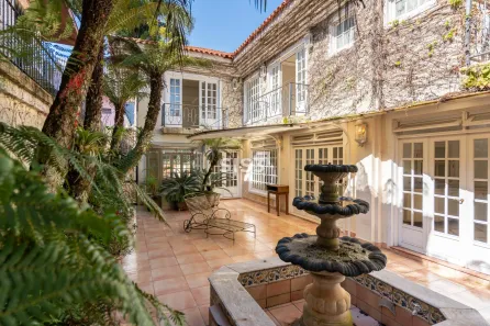 Casa de Condomínio com 4 Quartos à venda, 471m² no Ahú, Curitiba