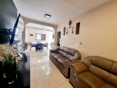 Casa com 3 Quartos à venda, 180m² no Alípio de Melo, Belo Horizonte