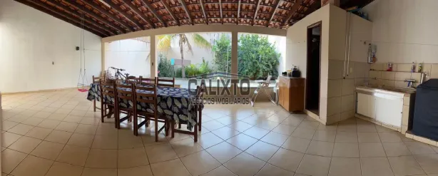 Casa com 3 Quartos à venda, 160m² no Dona Zulmira, Uberlândia
