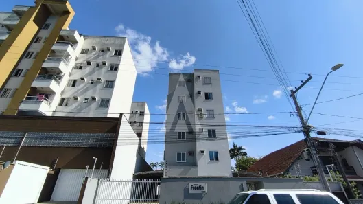 Apartamento com 2 Quartos para alugar, 66m² no Iririú, Joinville