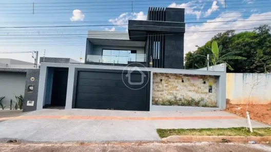 Sobrado com 4 Quartos à venda, 368m² no Monte Castelo, Campo Grande
