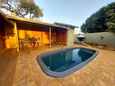 Casa de Condomínio com 4 Quartos à venda, 220m² no Residencial Mário de Almeida Franco, Uberaba