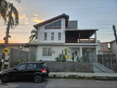 Casa com 4 Quartos à venda, 400m² no Jardim Janaína, Biguaçu
