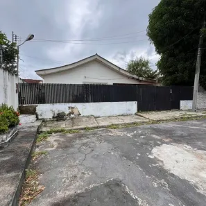 Casa com 4 Quartos para alugar, 305m² no Adrianópolis, Manaus