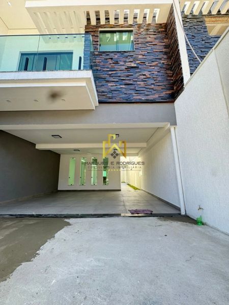 Casa com 4 quartos — Planalto, Belo Horizonte