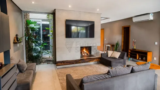 Casa com 3 Quartos à venda, 240m² no Laranjal, Pelotas