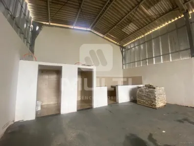 Casa com 1 Quarto à venda, 160m² no Laranjeiras, Uberlândia