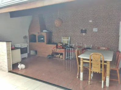Sobrado com 3 Quartos à venda, 185m² no Parque Residencial Jaguari, Americana