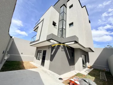 Sobrado com 3 Quartos à venda, 140m² no Novo Mundo, Curitiba