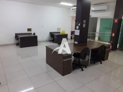 Prédio Comercial para alugar, 586m² no Nossa Senhora Aparecida, Uberlândia