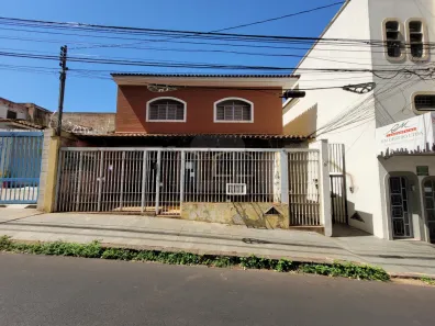 Sobrado com 7 Quartos para alugar, 370m² no Lídice, Uberlândia