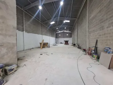 Galpão/Depósito/Armazém para alugar, 400m² no Antártica, Praia Grande