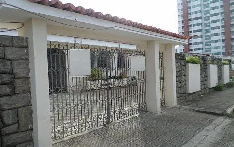 Casa com 3 Quartos à venda, 227m² no Lagoa Nova, Natal