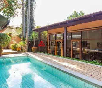 Casa com 3 Quartos à venda, 361m² no Jardim Guedala, São Paulo