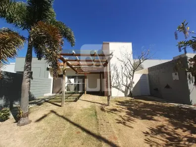 Casa de Condomínio com 3 Quartos à venda, 85m² no Laranjeiras, Uberlândia