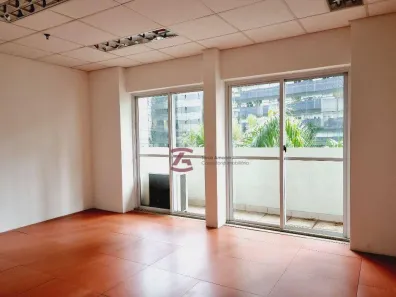 Sala Comercial à venda, 32m² no Vila Olímpia, São Paulo