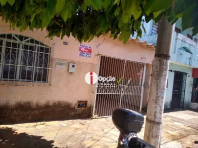 Imóvel Comercial com 2 Quartos à venda, 80m² no Centro, Anápolis
