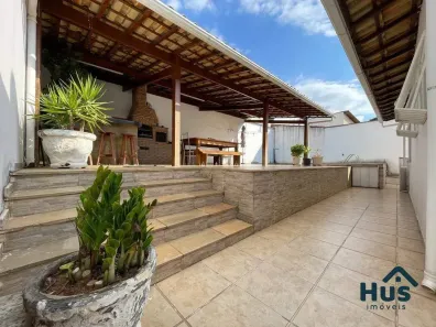 Casa com 3 Quartos à venda, 230m² no Santa Amélia, Belo Horizonte