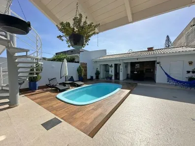 Casa com 3 Quartos à venda, 384m² no Balneário, Florianópolis