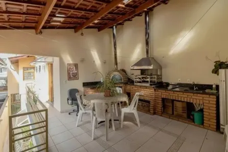 Sobrado com 4 Quartos à venda, 185m² no Vila Gilda, Santo André