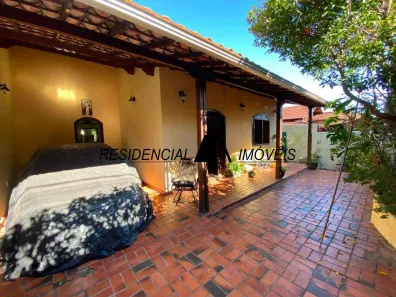 Casa com 3 Quartos à venda, 228m² no Araguaia, Belo Horizonte