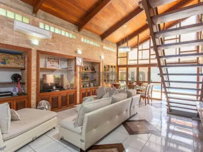 Casa com 4 Quartos à venda, 230m² no Praia do Arrastão, São Sebastião