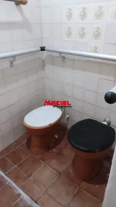 Casa com 2 Quartos para alugar, 75m² no Vila Rossi, São José dos Campos