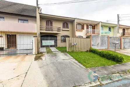 Sobrado com 3 Quartos para alugar, 173m² no Uberaba, Curitiba